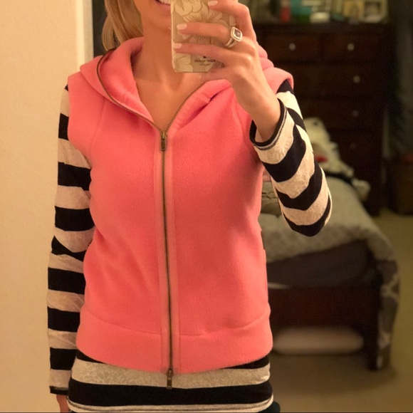 🎀 Cozy & Cute Fleece Vest - Picture 1 of 3